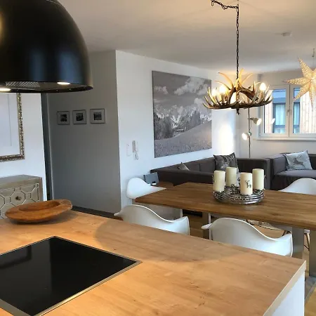 Sunny With Balcony And Mountain Views * Kirchberg en Tyrol