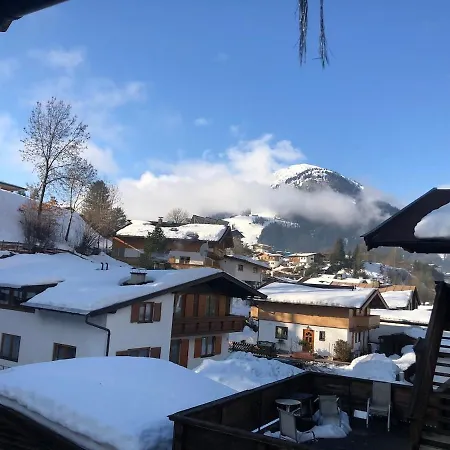 Appartement Sunny With Balcony And Mountain Views
